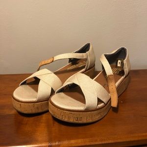 TOMS platform sandal
